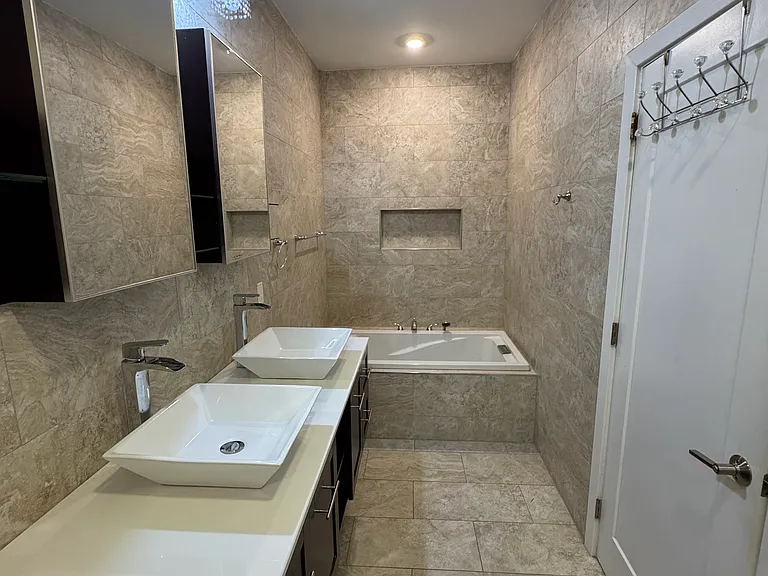 1447 N 28th St — Photo 33