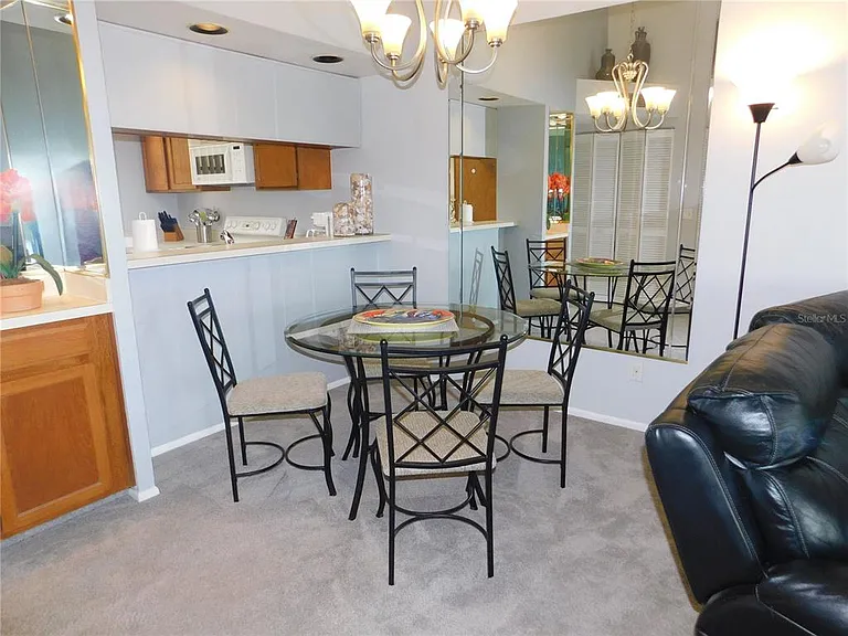 270 Woodlake Wynde #270 — Photo 7
