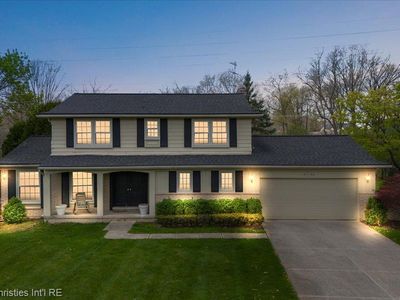 4160 Dawn Ln, West Bloomfield, MI, 48323