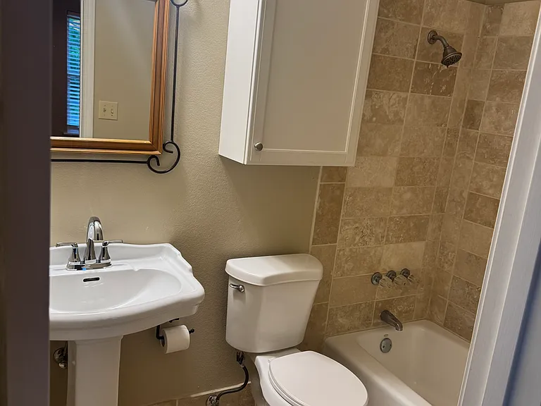 411 N Madison St #D — Photo 20