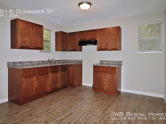 3rd image of 3518 Oleander St