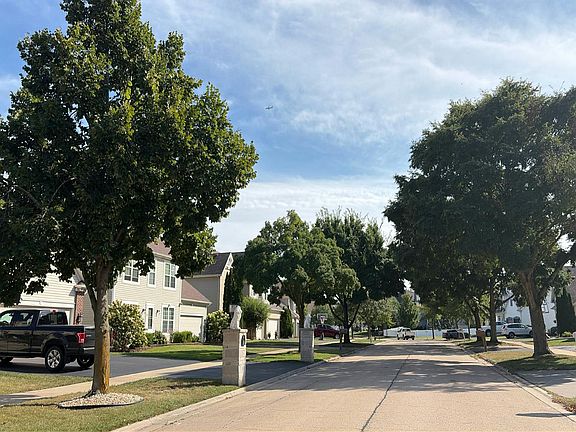 4th image of 158 Fieldcrest Dr