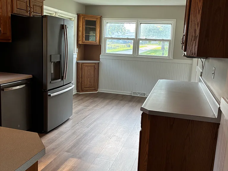 965 Crestview Ct — Photo 5