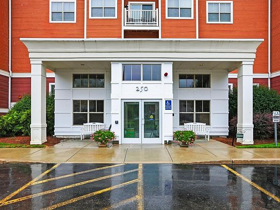 5th image of 250 Main St Unit 108B