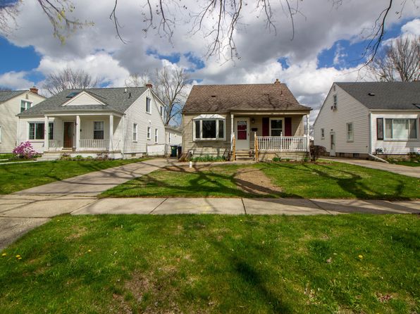 152 Highland Ave, Clawson, MI 48017