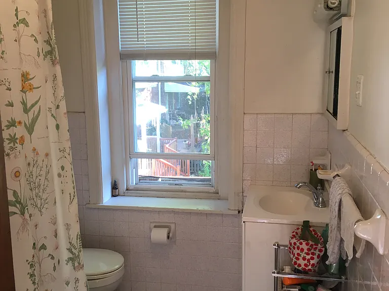 923 S 49th St #2R — Photo 13
