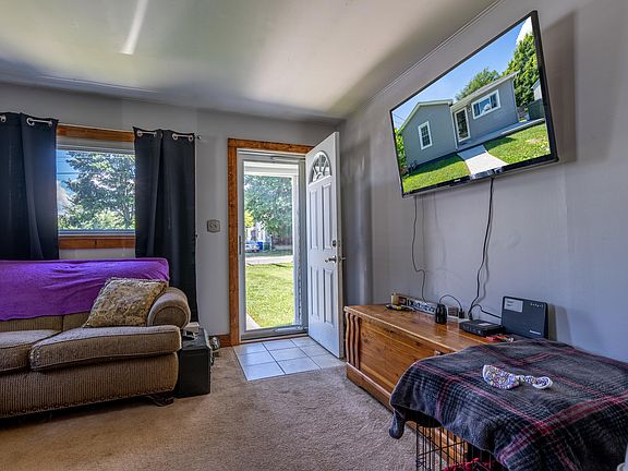 3rd image of 510 Brown Ave