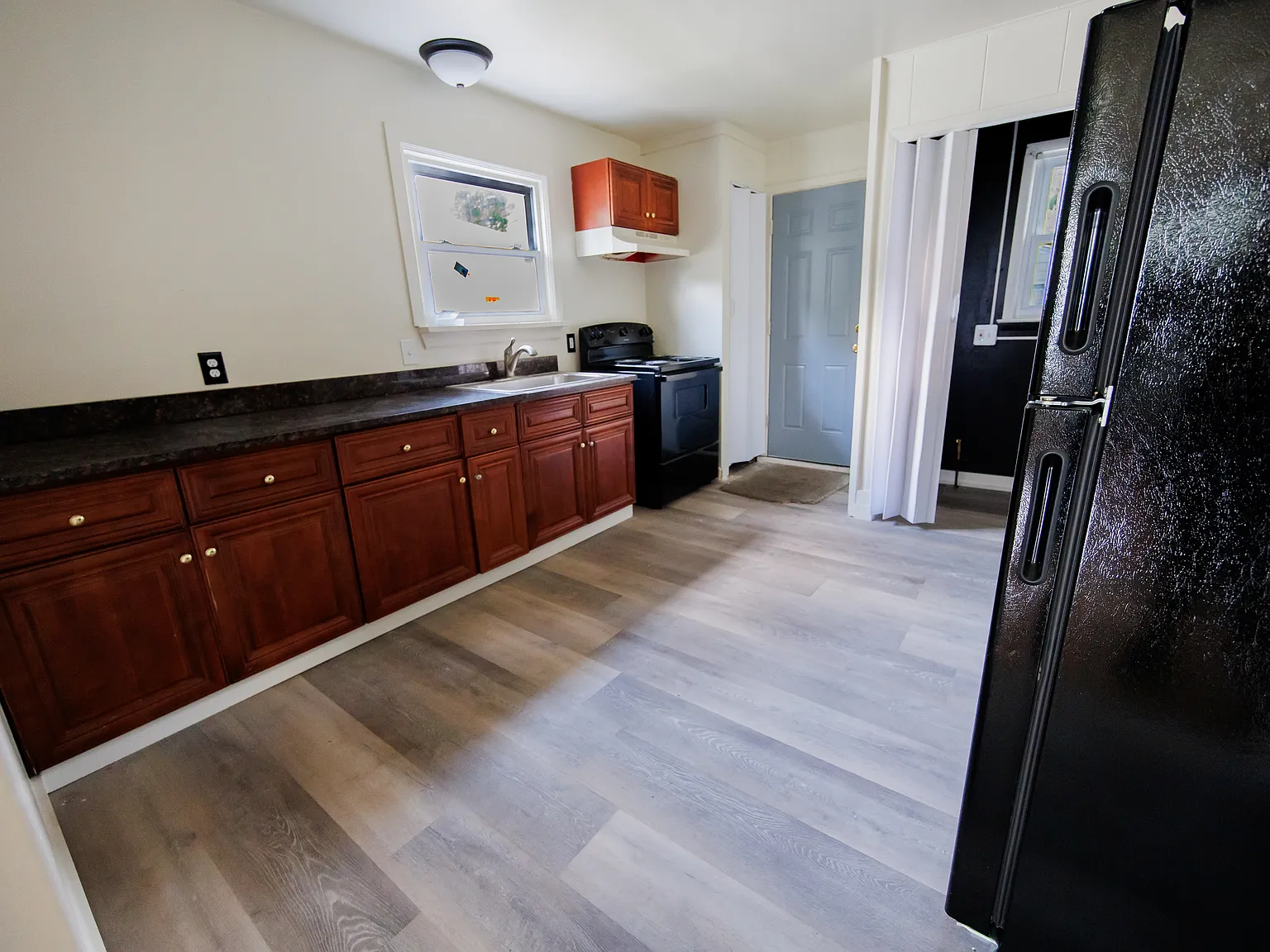 2 bed, 768 sqft, $1,250 — Photo 2
