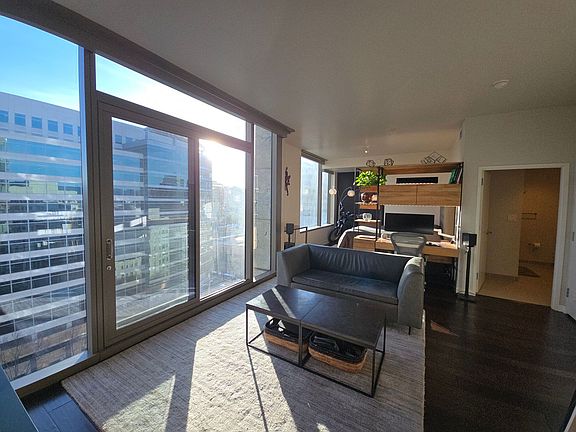 2nd image of 38 N Almaden Blvd Unit 1402