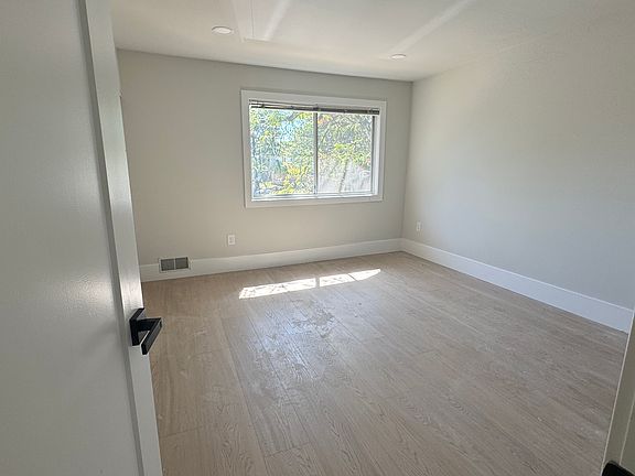 Fully renovated second bedroom