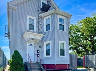 86 Edgemere Ave, Providence, RI 02909