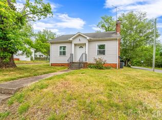 117 North St, Morganton, NC 28655