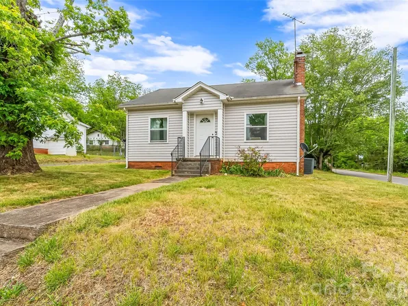 117 North St, Morganton, NC 28655