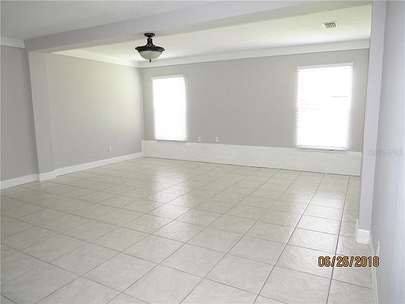 5th image of 819 E River Dr