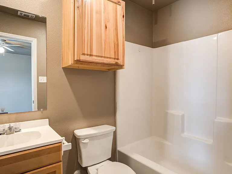 2223 E Main St — Photo 19