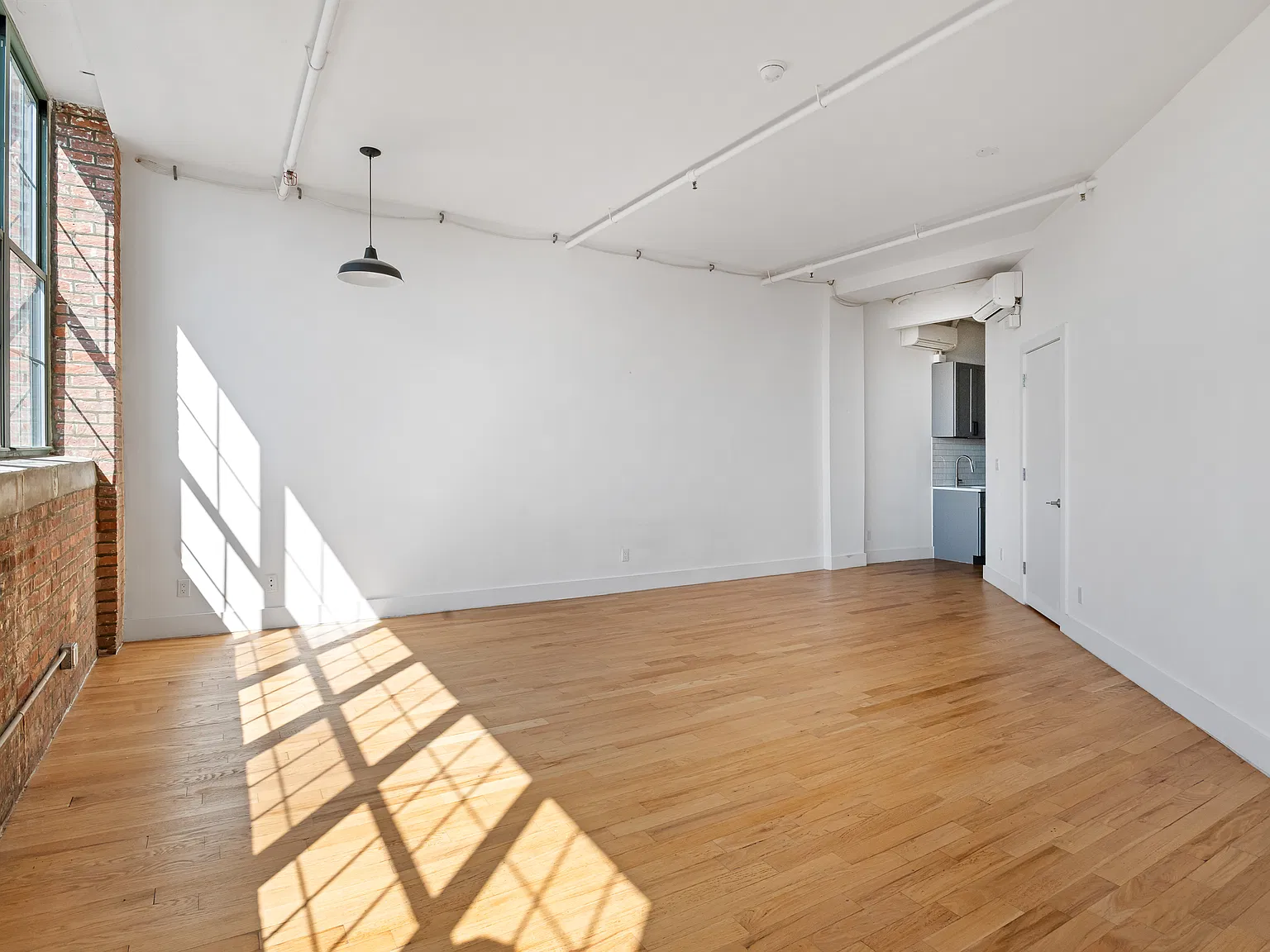 239 Banker Street — Photo 4