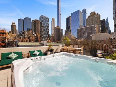 350 W 53rd St, New York, NY, 10019