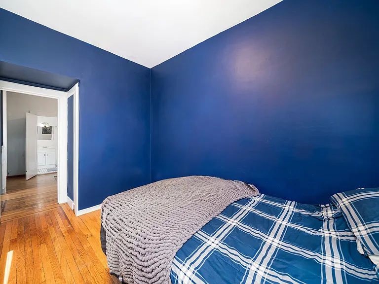 600 Willow Ave #1 — Photo 3