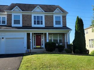 3363 Oakham Mount Dr, Triangle, VA 22172