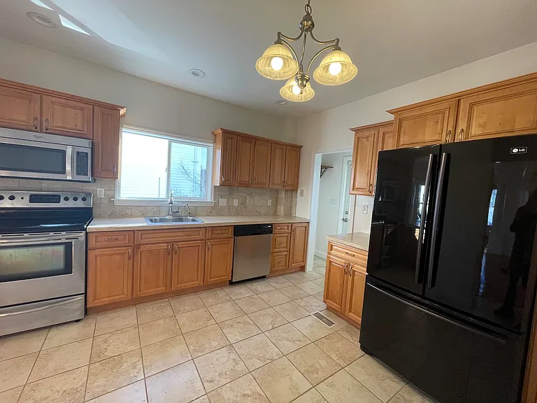 24 Frederick Ave #24 — Photo 6