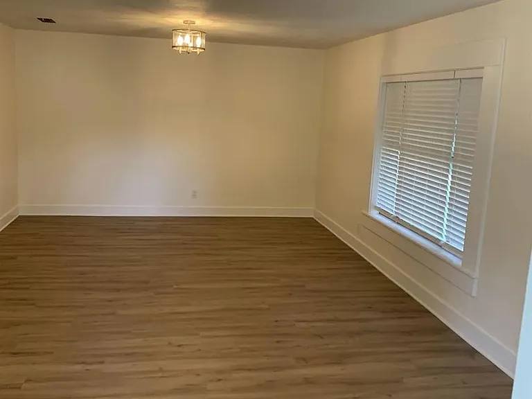 279 E Ayers St — Photo 6