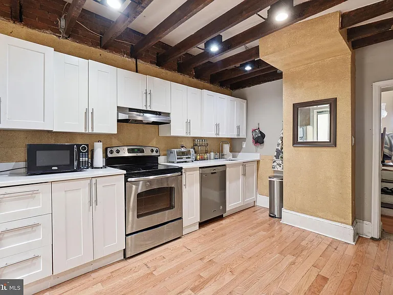 1425 Wisconsin Ave NW #1 — Photo 1