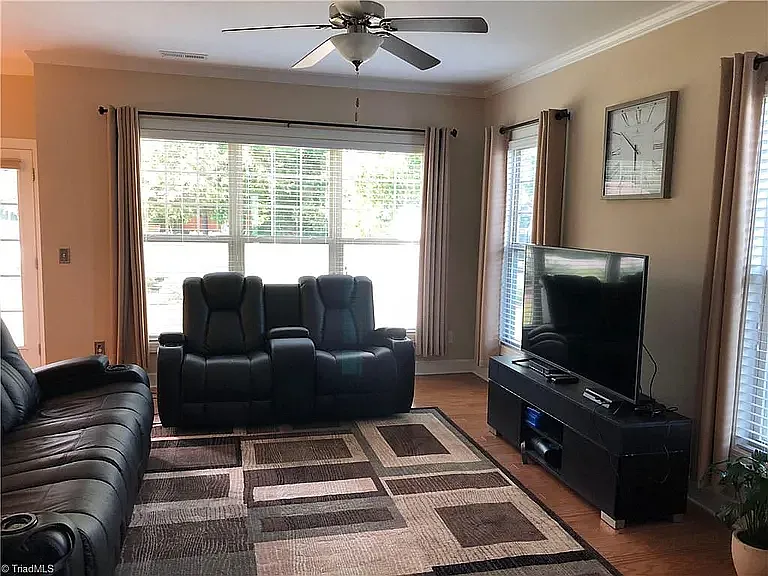 4031 Canterwood Dr — Photo 8