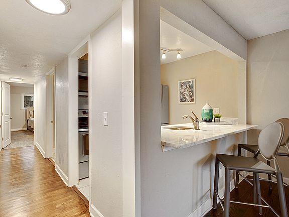 4th image of 3531 Gillham Rd #507eb1bc7