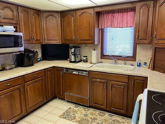 2nd image of 2247 Buena Vista Dr