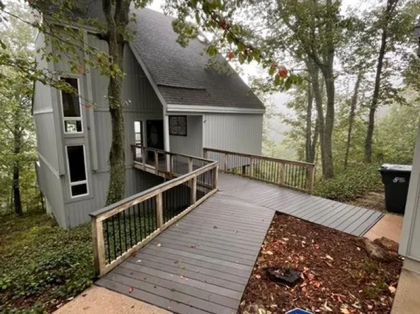 14 Persimmon Ln, Greenville, SC 29609