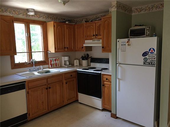 5th image of 271 Beachwood Dr