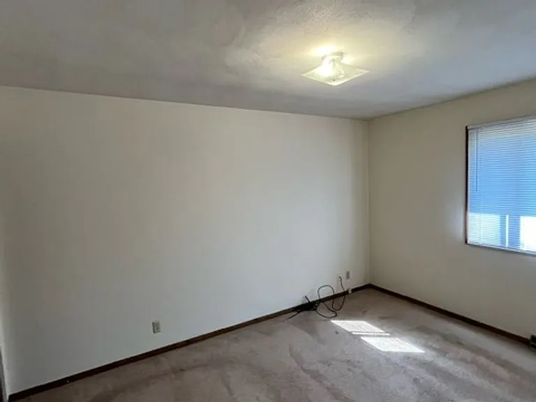 605-607 Margate Dr — Photo 11