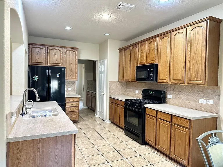 3723 Tumbling Falls Dr — Photo 7