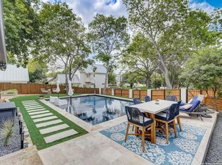 109 W Evergreen St, Boerne, TX 78006