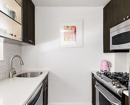 4th image of 249 E 118th St APT 3C