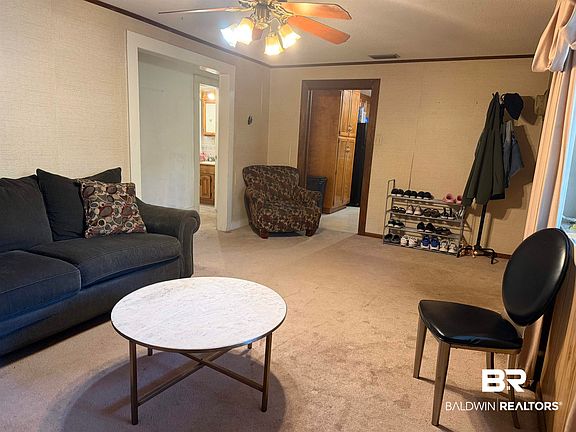 4th image of 1401 Forest Ridge Rd E
