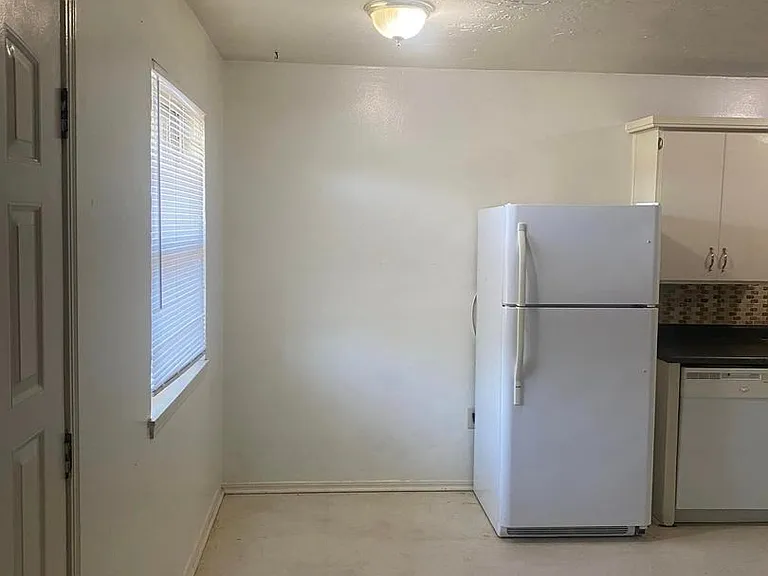 1602 SW B Ave — Photo 6