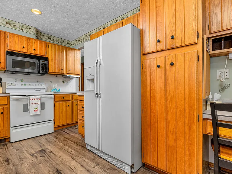 9402 S West Bay Shore Dr — Photo 24