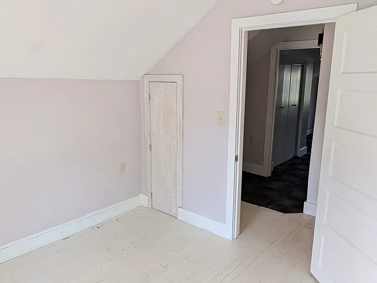 284 Clover Ave — Photo 17