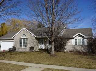 4102 Englewood Dr, Champaign, IL 61822