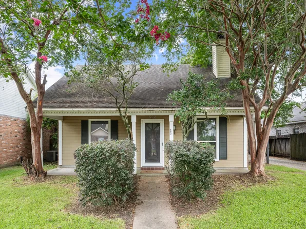 692 John Henry Dr, Baton Rouge, LA 70820