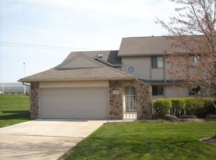 198 Addison Cir, Fowlerville, MI 48836