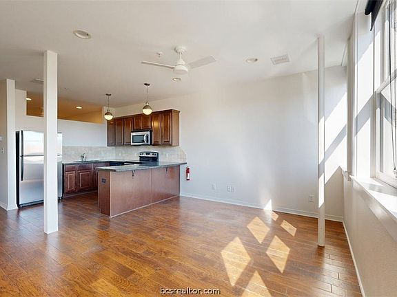 3rd image of 206 N Main St Unit 126