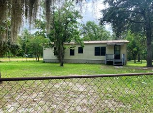 102 Arnold Ave, Interlachen, FL 32148