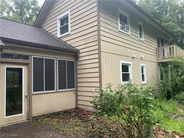 9954 High Country Dr, Chardon, OH 44024