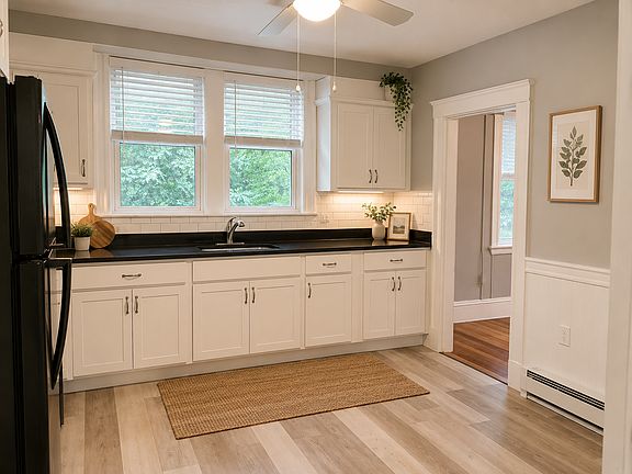 5th image of 46-48 Vernon St #204
