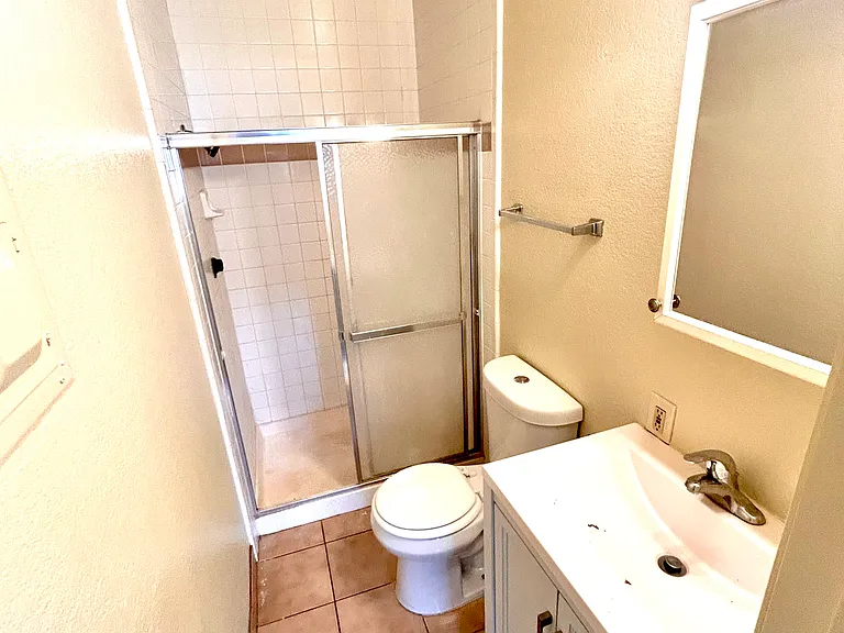 en-suite bath