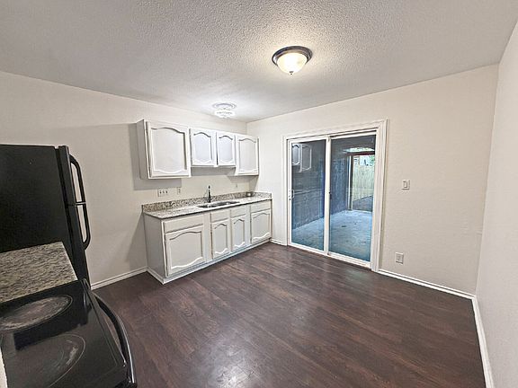 5th image of 5215 Village Hvn