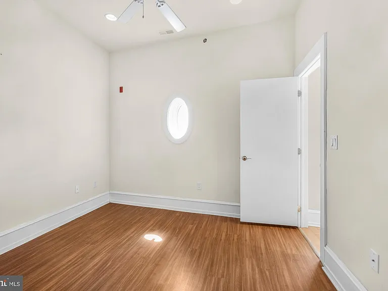 2136 E Dauphin St #301 — Photo 13