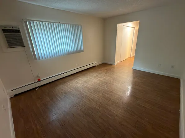 9790 E 7th Ave, Aurora, CO